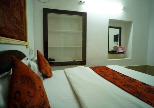 Deluxe room (3)